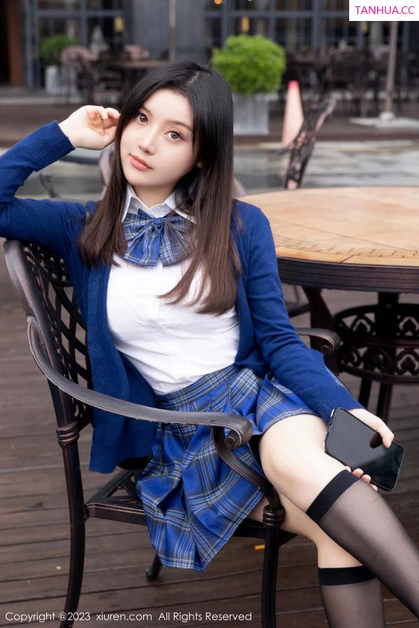 豆瓣酱  [XiuRen]高清写真图 2023.12.01 No.7754 豆瓣酱 丝袜美臀第14张图片